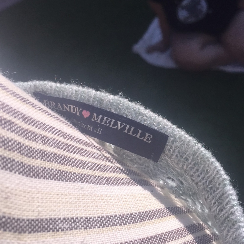 SOLD Brandy Melville Sweater - Picture 3 of 6